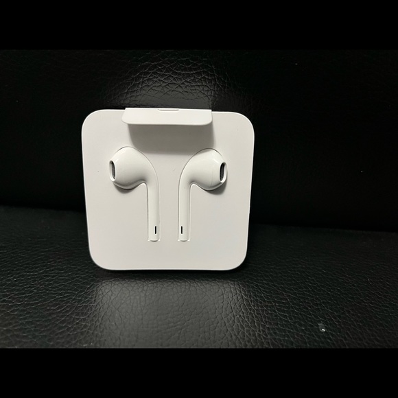 Apple Headphones Nib Oem Apple Wired Ear Buds With Lightning Connector Poshmark